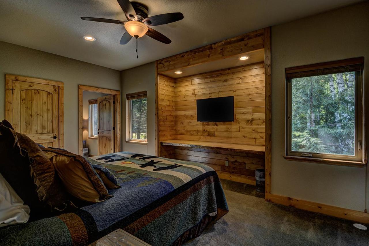 Whispering Pines Lodge: 9 Bedroom Игл-Ривер Экстерьер фото