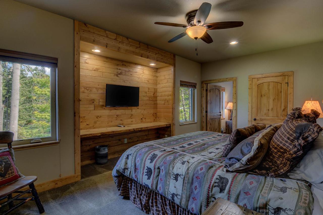 Whispering Pines Lodge: 9 Bedroom Игл-Ривер Экстерьер фото