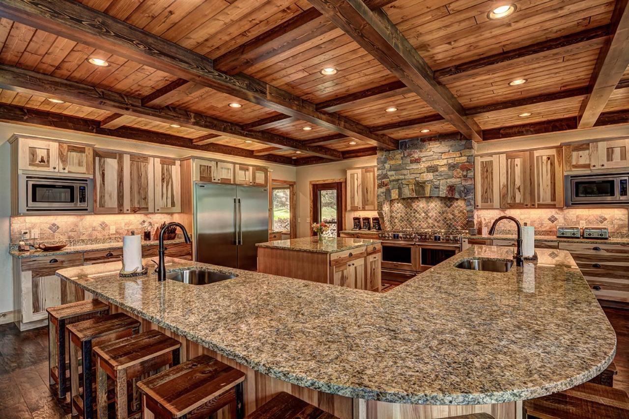Whispering Pines Lodge: 9 Bedroom Игл-Ривер Экстерьер фото