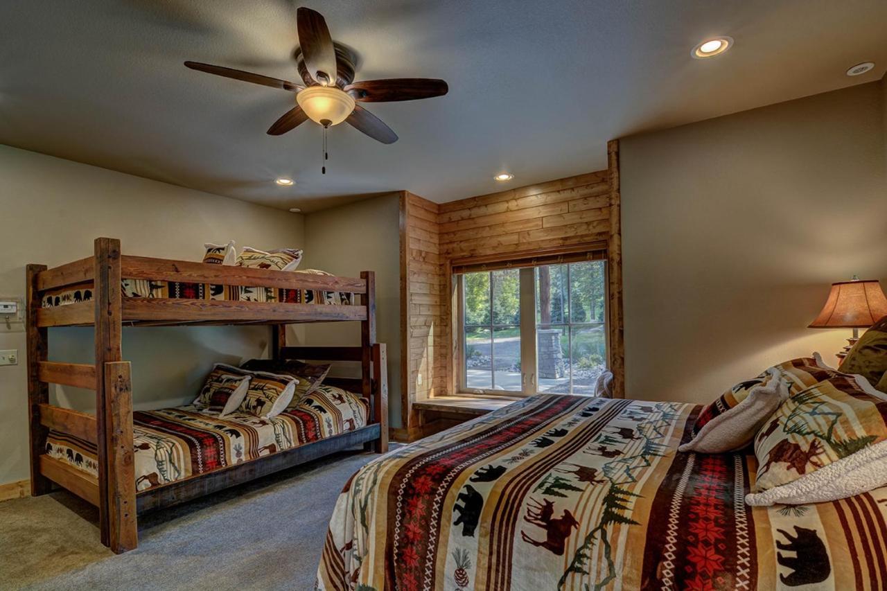 Whispering Pines Lodge: 9 Bedroom Игл-Ривер Экстерьер фото